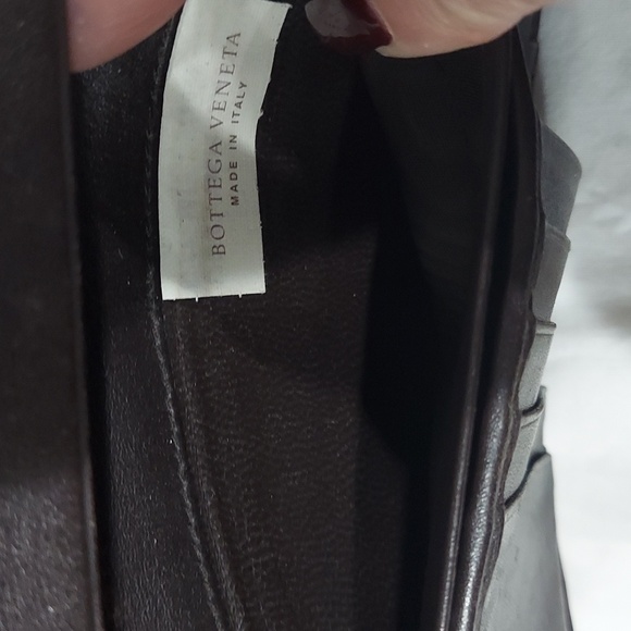 Authentic Vintage Bottega Veneta Brown Leather Intecciato weave long wallet. - Picture 8 of 11